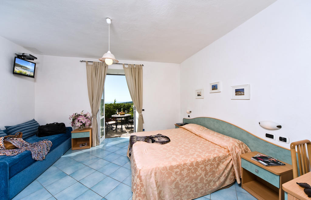 Hotel Poggio Del Sole Forio di Ischia Habitación foto